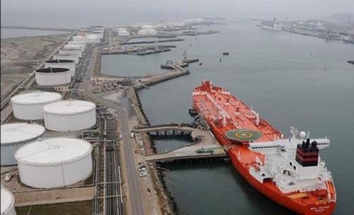 سهم ایران از سوخت رسانی به کشتی های منطقه تنها ۵ درصد است