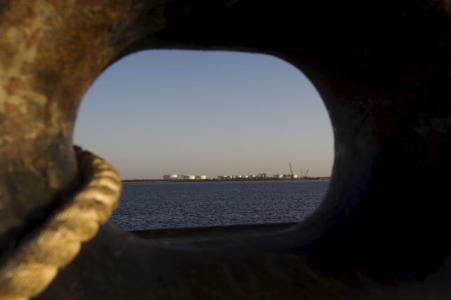 كاهش چشم گیر سهم خاورمیانه از واردات نفت هند